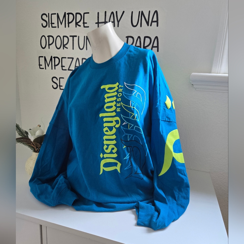 NWT DLR- Spirit Jersey "Disneyland Resort" Teal/Neon Green Size Medium